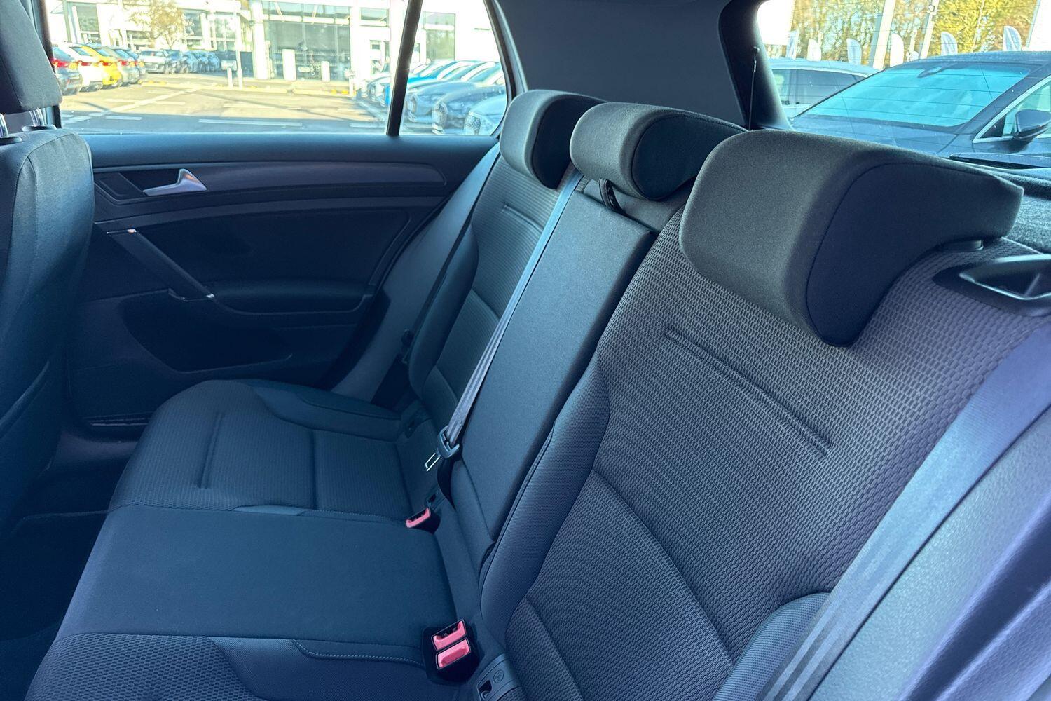 Used Volkswagen Golf 2019 for sale - 76714626: Photo 40