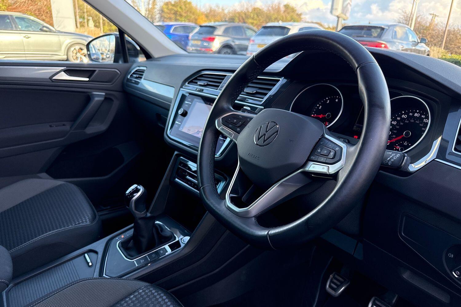 Used Volkswagen Tiguan 2022 for sale - 76802044: Photo 31