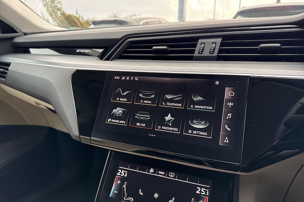 Used Audi e-tron 2021 for sale - 76259057: Photo 40