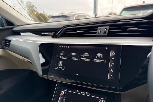 Used Audi e-tron 2021 for sale - 76259057: Photo 42