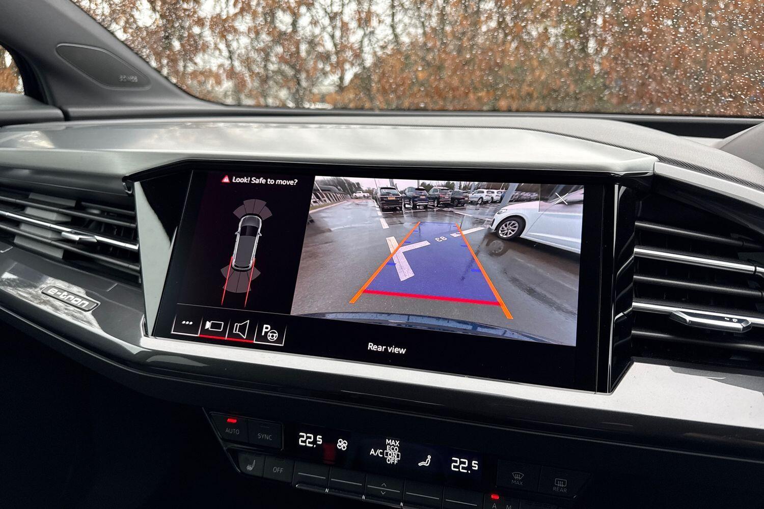 Used Audi Q4 e-tron 2022 for sale - 77143105: Photo 4