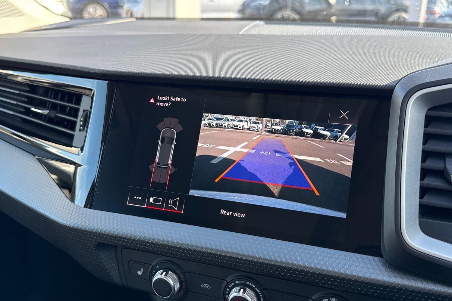 Used Audi A1 for sale - 77658689: Photo 4