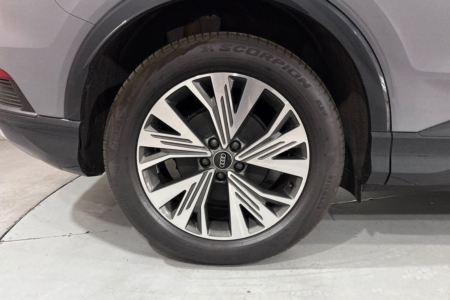 Used Audi Q4 e-tron 2025 for sale - 76953142: Photo 13