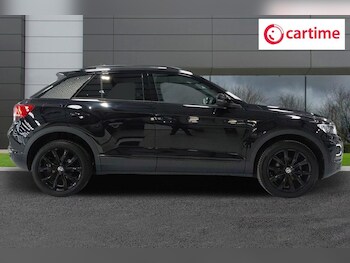Used Volkswagen T-Roc 2021 for sale - 75876069: Photo