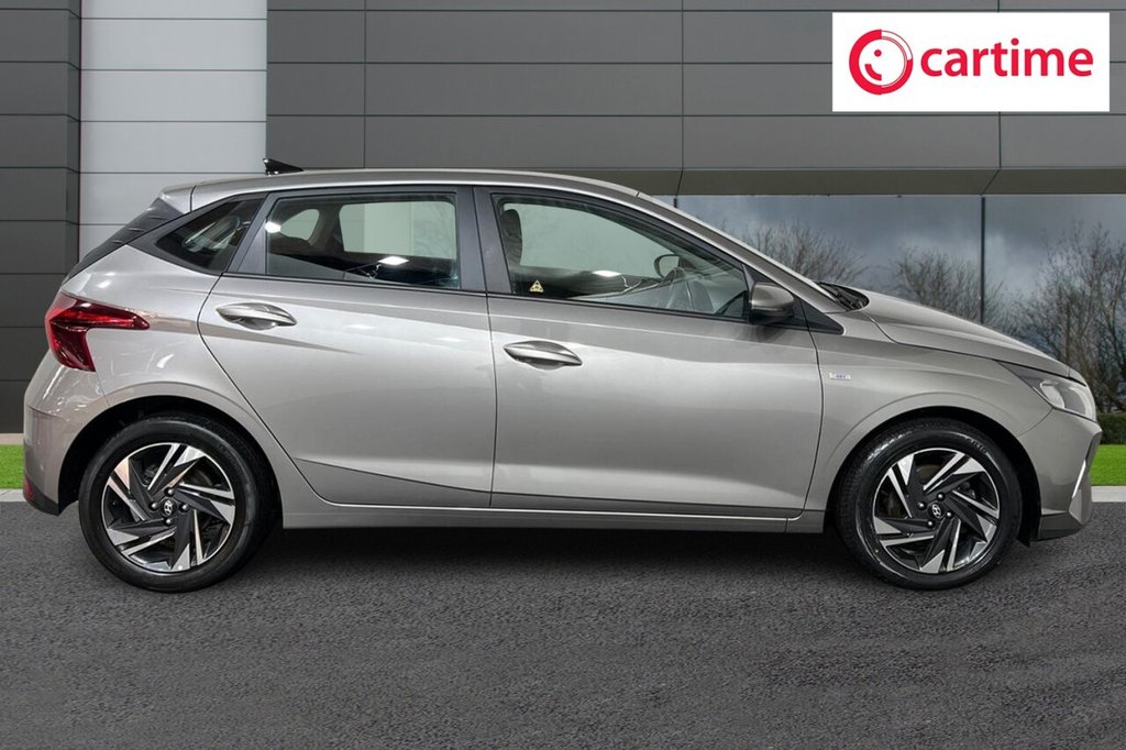 Used Hyundai i20 2023 for sale - 76509812: Photo 2