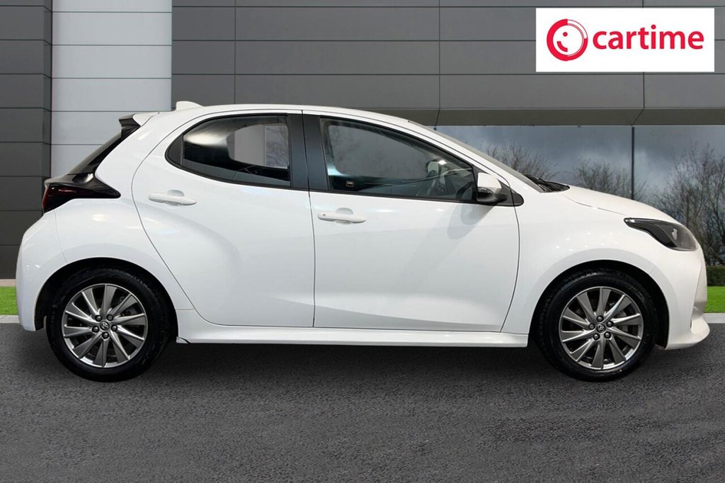 Used Toyota Yaris 2023 for sale - 76581987: Photo 2