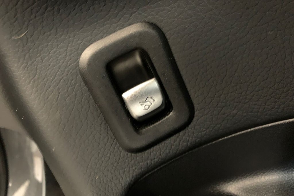 Used Mercedes-Benz EQC 2021 for sale - 77936386: Photo 34