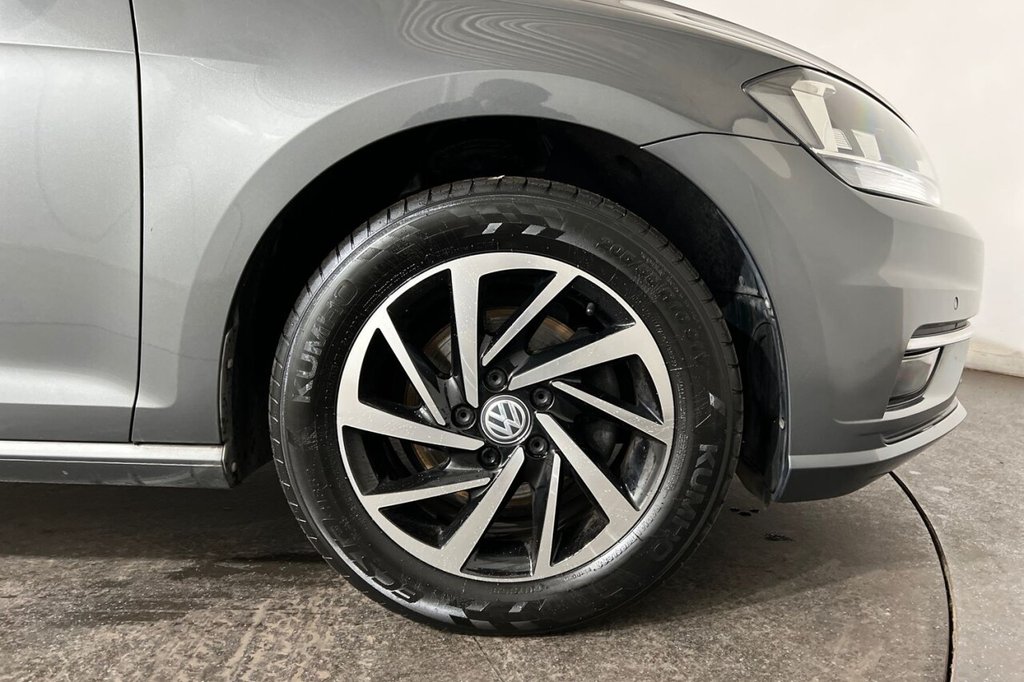 Used Volkswagen Golf 2019 for sale - 76820421: Photo 14