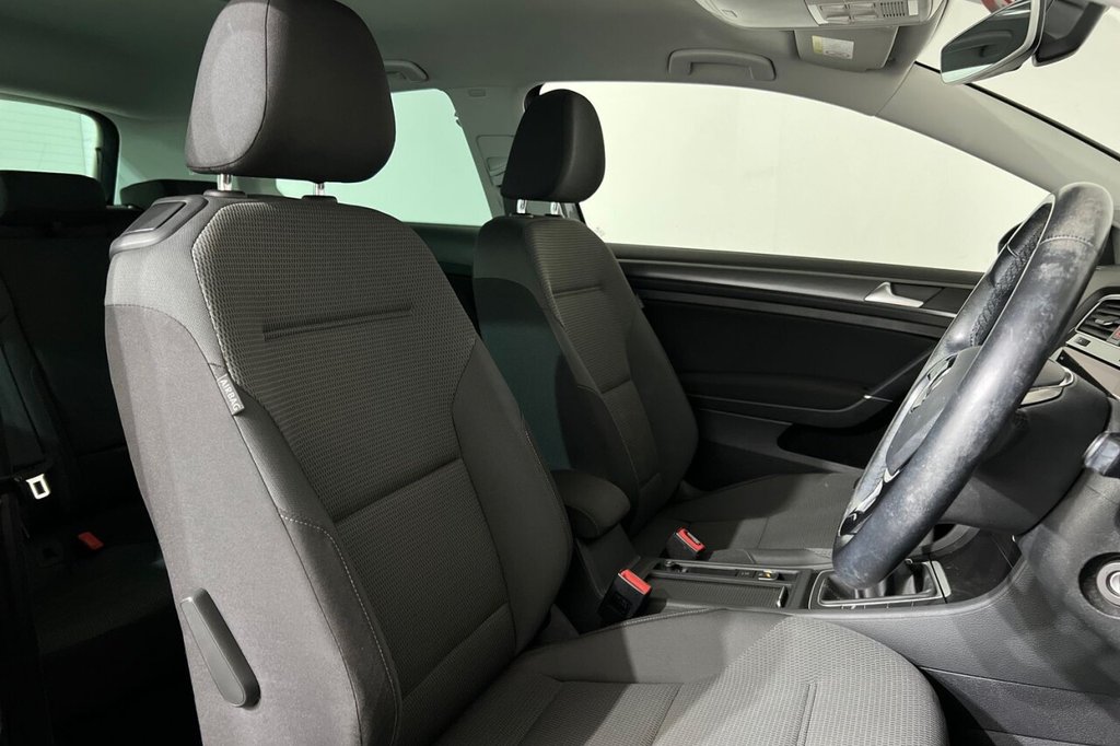 Used Volkswagen Golf 2019 for sale - 76820421: Photo 21