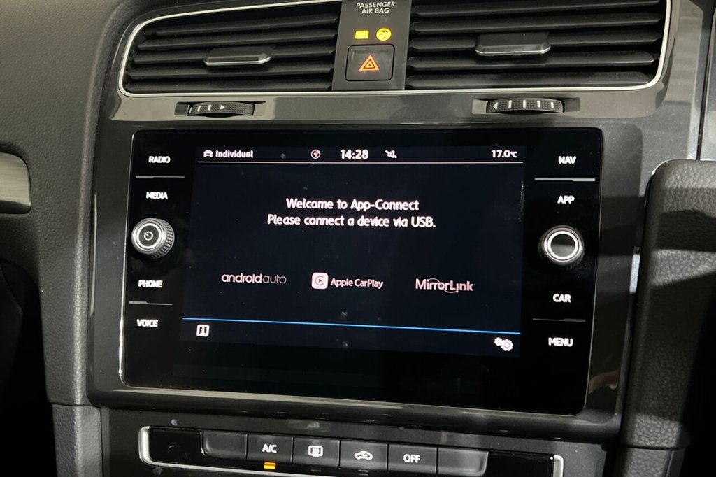 Used Volkswagen Golf 2019 for sale - 76820421: Photo 28