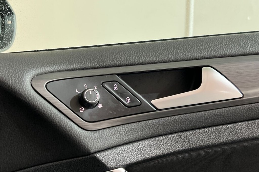 Used Volkswagen Golf 2019 for sale - 76820421: Photo 37