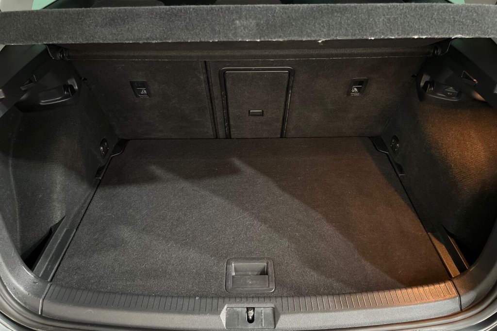 Used Volkswagen Golf 2019 for sale - 76820421: Photo 39