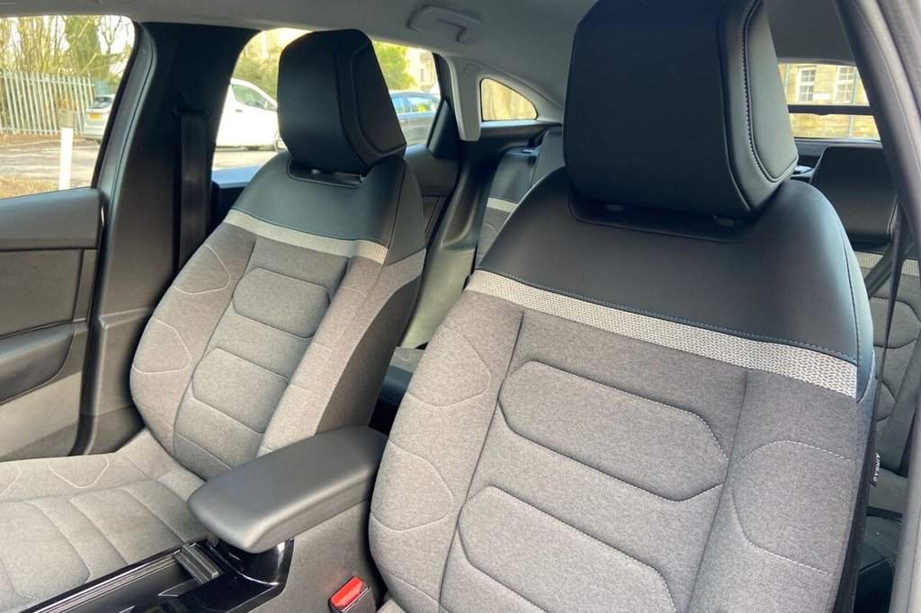 Used Citroen C4 2023 for sale - 76883323: Photo 32