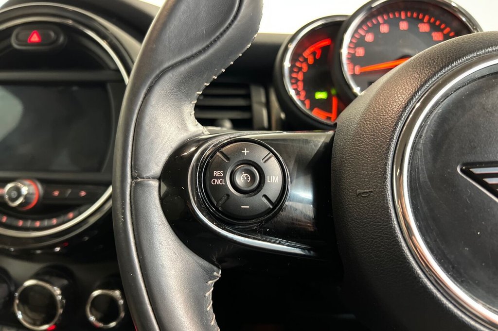 Used MINI Hatch 2019 for sale - 76950332: Photo 24