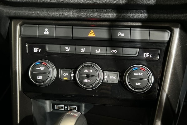 Used Volkswagen T-Roc 2018 for sale - 76118563: Photo 32