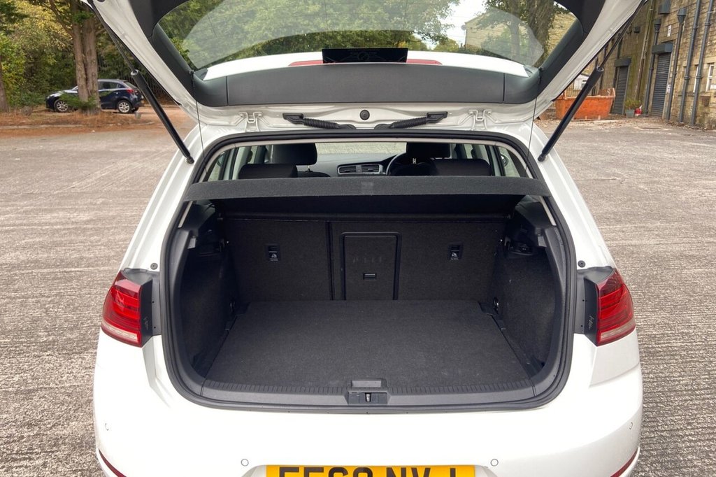 Used Volkswagen Golf 2018 for sale - 76229103: Photo 27