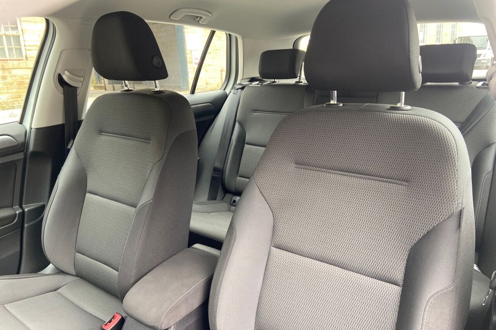 Used Volkswagen Golf 2018 for sale - 76229103: Photo 32