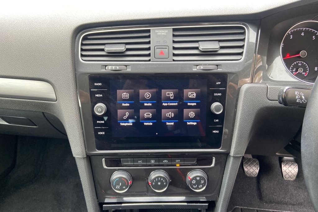 Used Volkswagen Golf 2018 for sale - 76229103: Photo 43