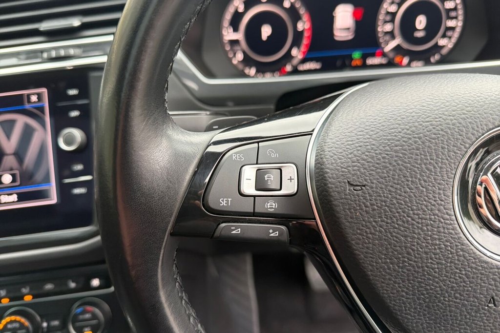 Used Volkswagen Tiguan 2018 for sale - 77621314: Photo 41