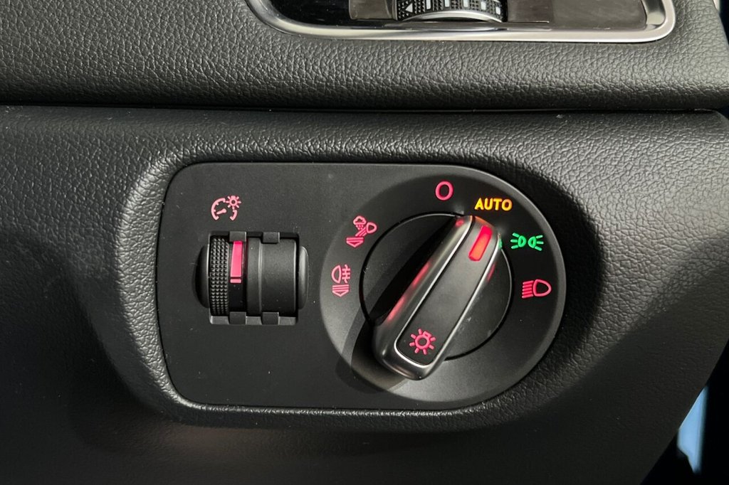 Used Audi Q3 2016 for sale - 76840992: Photo 35