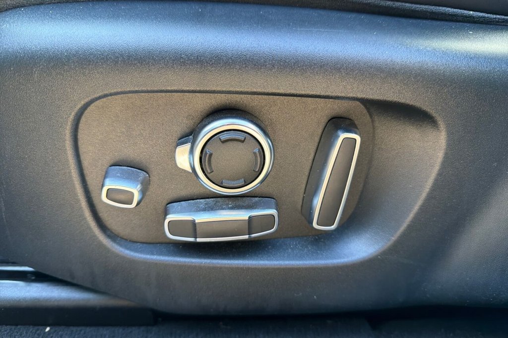 Used Land Rover Range Rover Velar 2019 for sale - 77547509: Photo 31