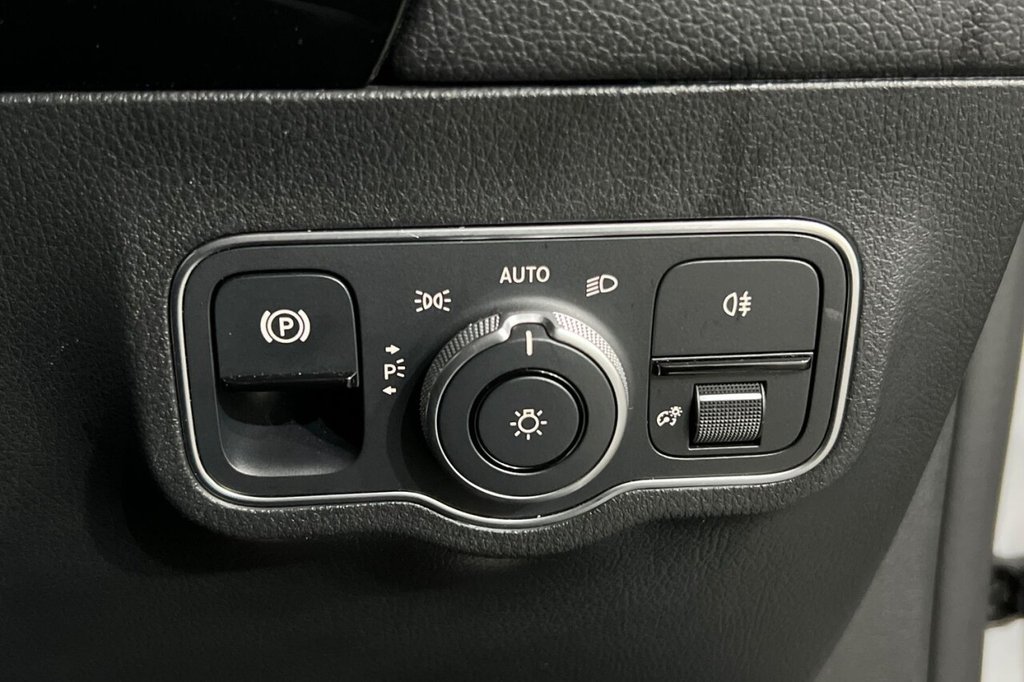 Used Mercedes-Benz GLA 2023 for sale - 76162936: Photo 36
