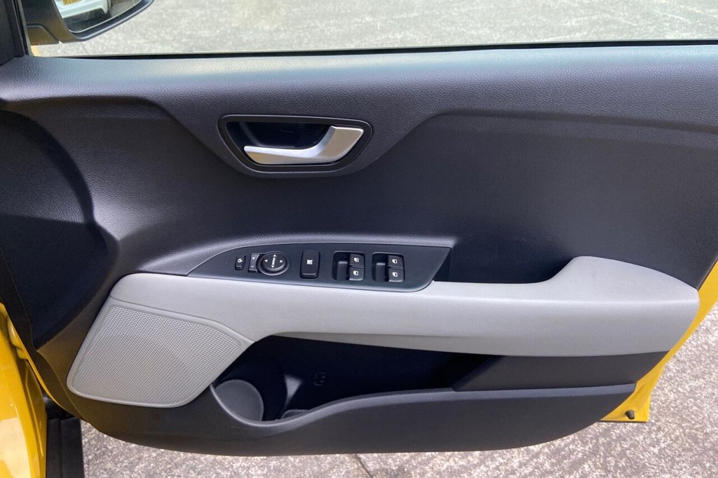 Used Kia Stonic 2019 for sale - 76395669: Photo 37