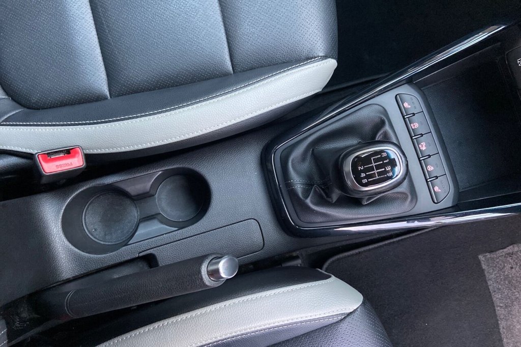 Used Kia Stonic 2019 for sale - 76395669: Photo 42