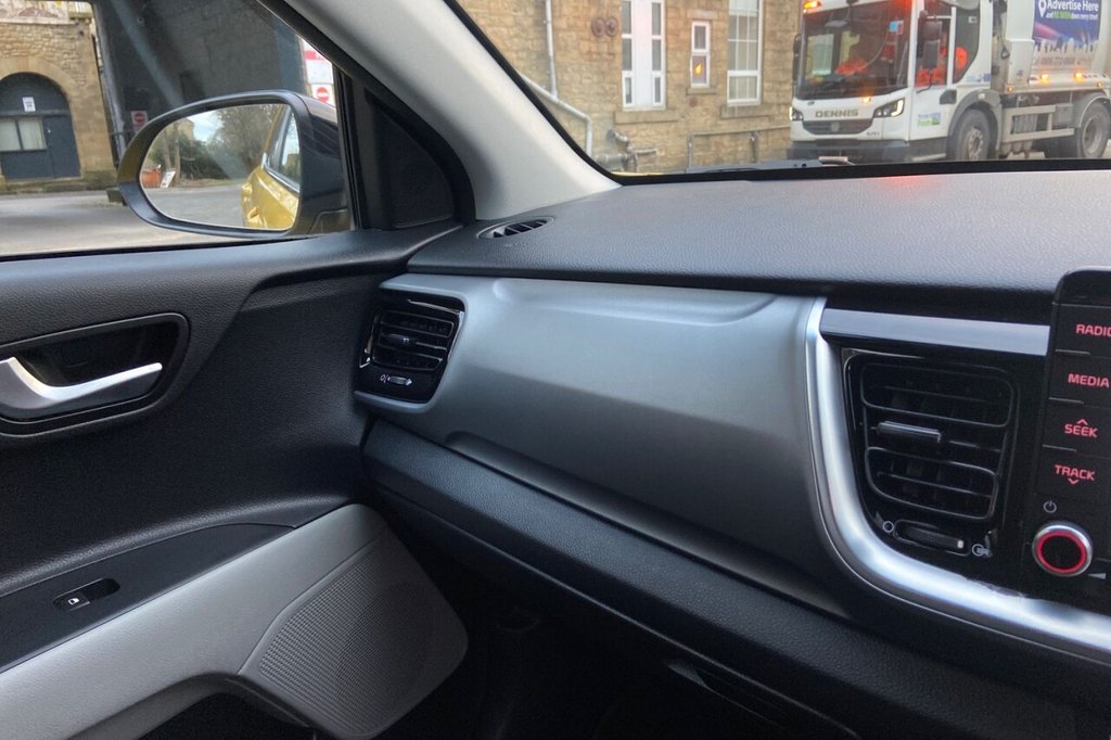 Used Kia Stonic 2019 for sale - 76395669: Photo 46