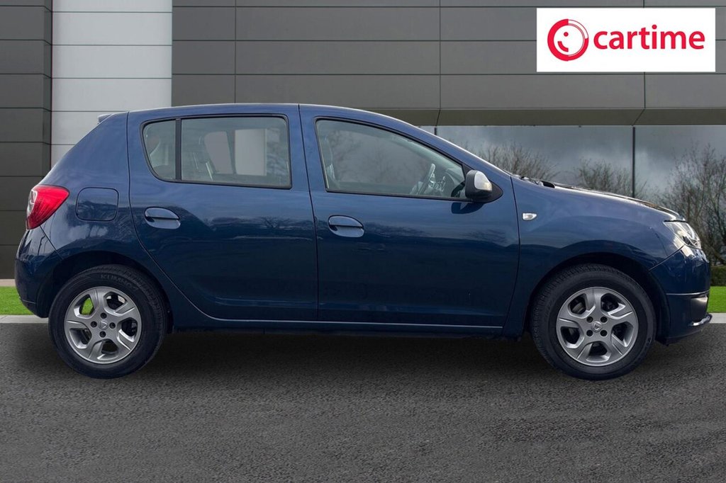 Used Dacia Sandero 2015 for sale - 76486969: Photo 2