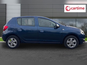 Used Dacia Sandero 2015 for sale - 76486969: Photo