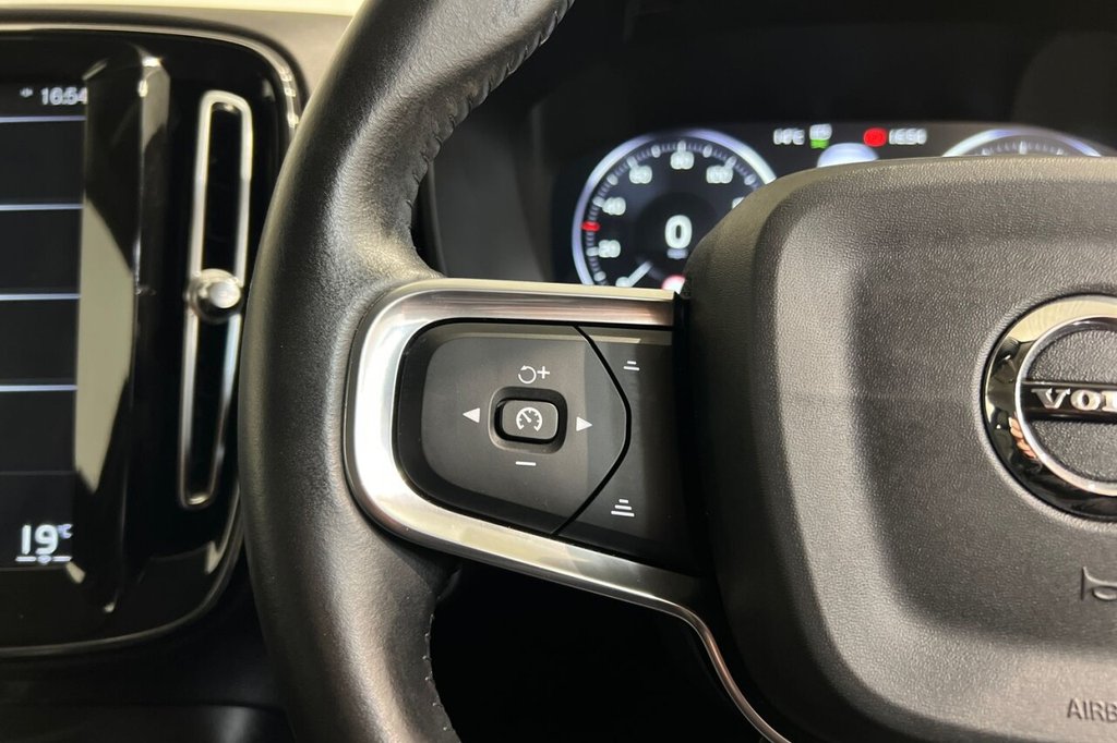 Used Volvo XC40 2018 for sale - 76768126: Photo 25