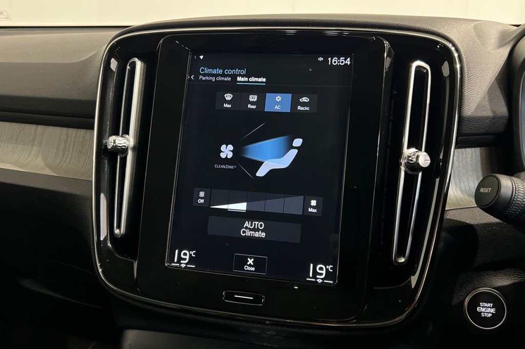 Used Volvo XC40 2018 for sale - 76768126: Photo 32