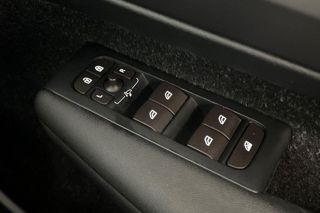 Used Volvo XC40 2018 for sale - 76768126: Photo 36