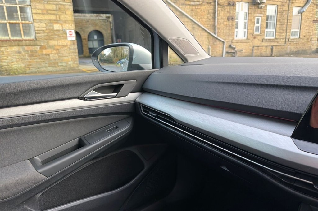 Used Volkswagen Golf 2021 for sale - 77408705: Photo 42