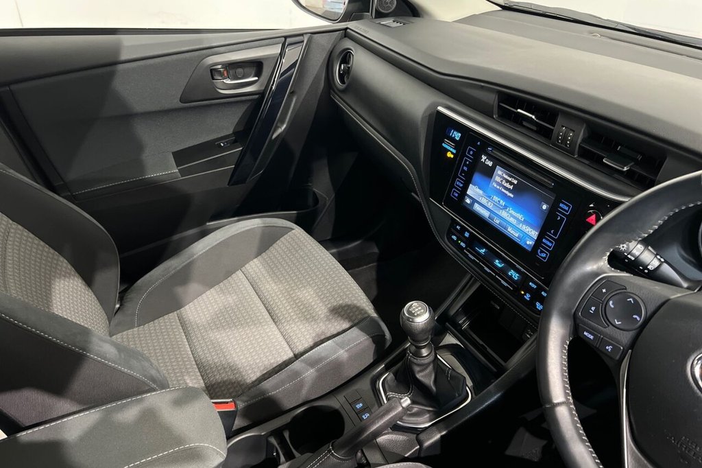 Used Toyota Auris 2017 for sale - 76454111: Photo 32