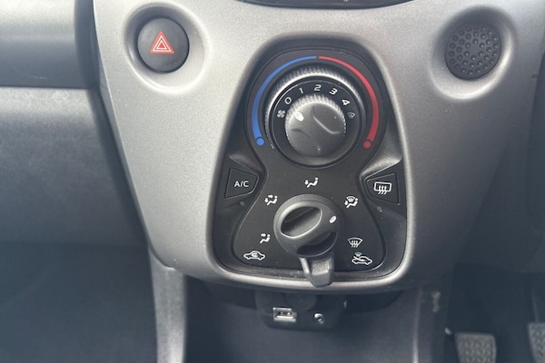 Used Toyota AYGO 2021 for sale - 75206831: Photo 32