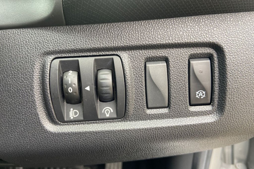 Used Renault Clio 2019 for sale - 77820894: Photo 35