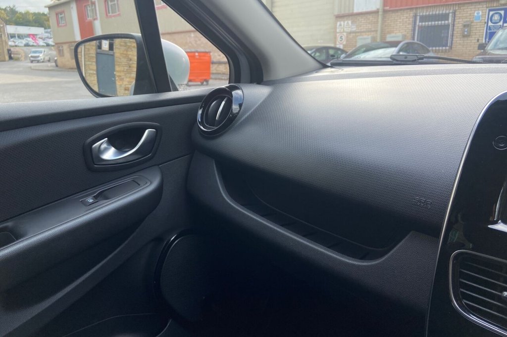 Used Renault Clio 2019 for sale - 77820894: Photo 42