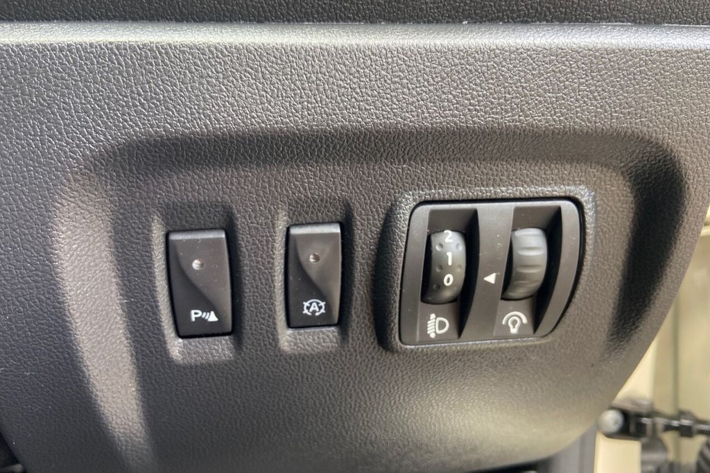 Used Renault Captur 2018 for sale - 76740058: Photo 35