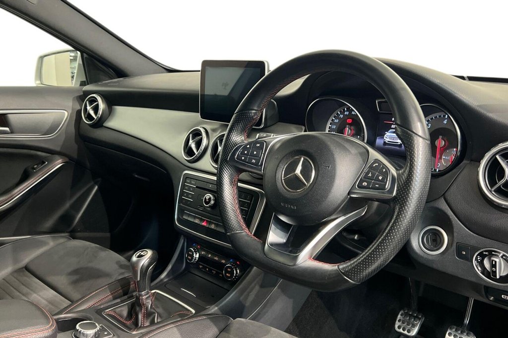 Used Mercedes-Benz GLA 2015 for sale - 76470086: Photo 9
