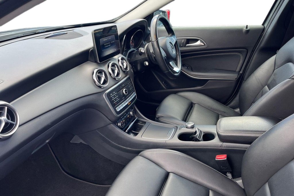 Used Mercedes-Benz GLA 2018 for sale - 77952411: Photo 11