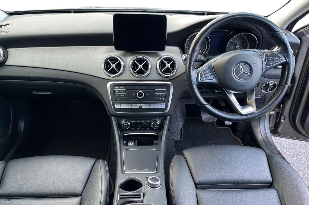 Used Mercedes-Benz GLA 2018 for sale - 77952411: Photo 12