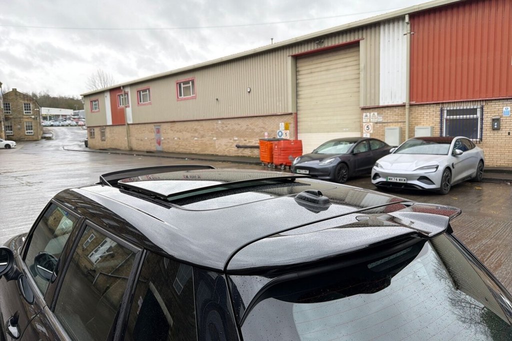 Used MINI Hatch 2022 for sale - 77621330: Photo 17