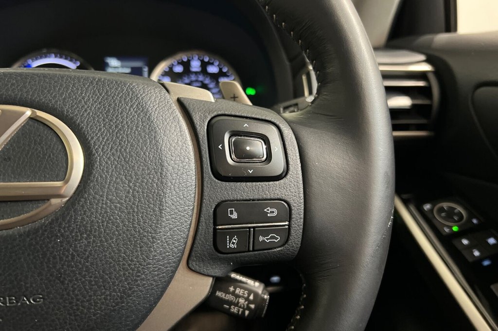 Used Lexus IS 2019 for sale - 76469878: Photo 26