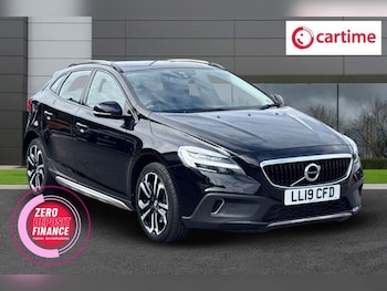 Used Volvo V40 Cross Country 2019 for sale - 77436637: Photo