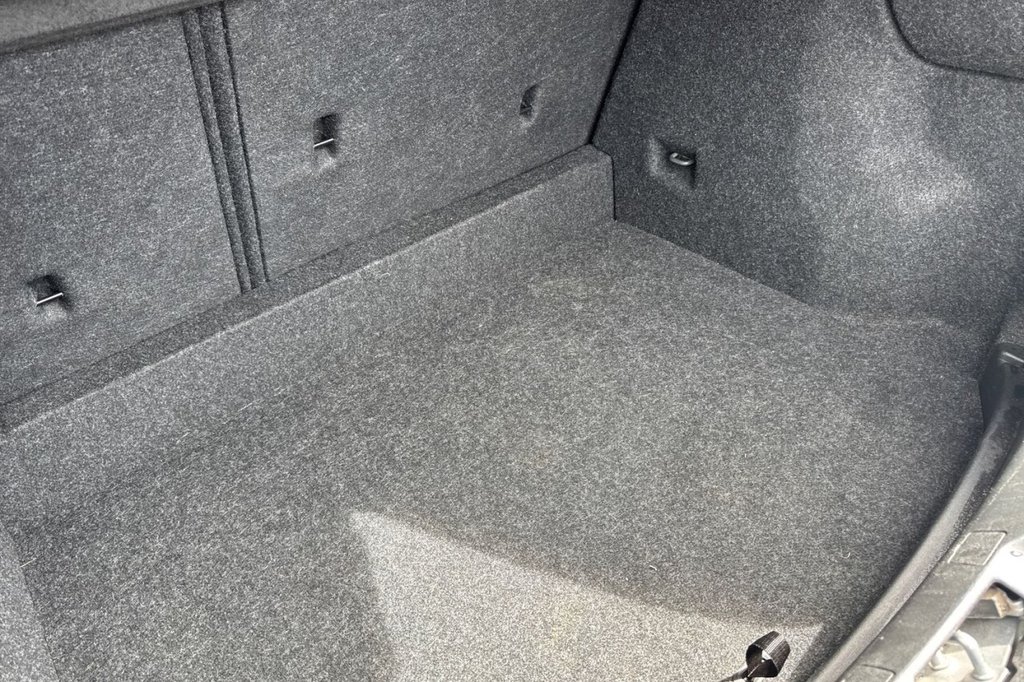 Used Volvo V40 2019 for sale - 77436637: Photo 23