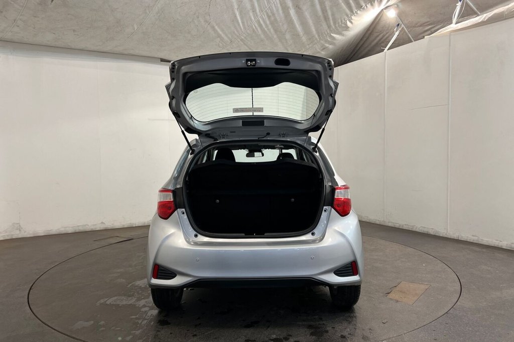 Used Toyota Yaris 2017 for sale - 76710823: Photo 40