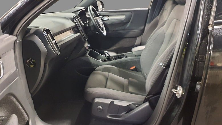 Used Volvo XC40 2021 for sale - 77806064: Photo 3