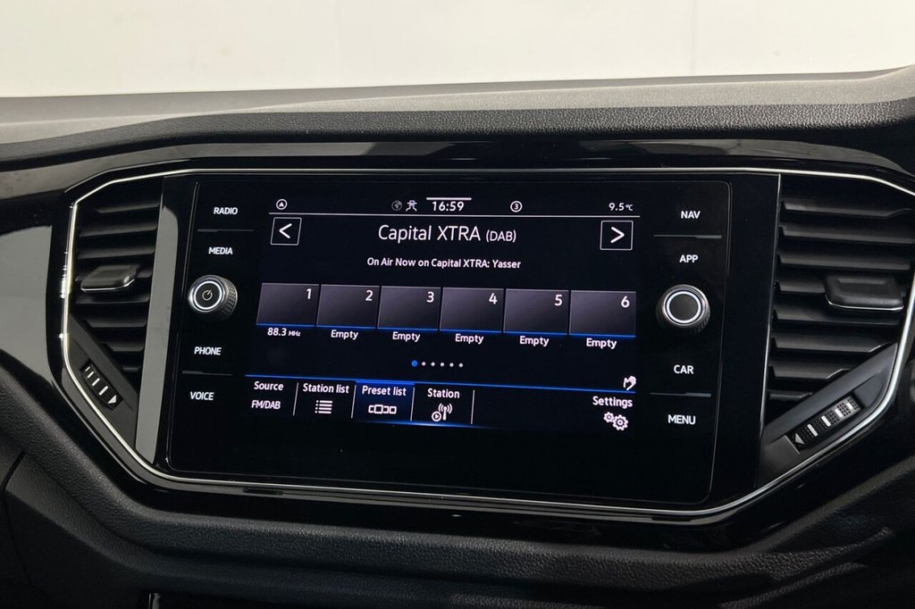 Used Volkswagen T-Roc 2022 for sale - 77666939: Photo 30